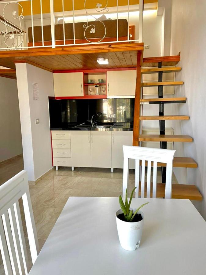 סרנדה Crown Deluxe Apartments מראה חיצוני תמונה