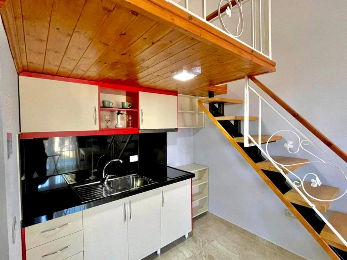 סרנדה Crown Deluxe Apartments מראה חיצוני תמונה