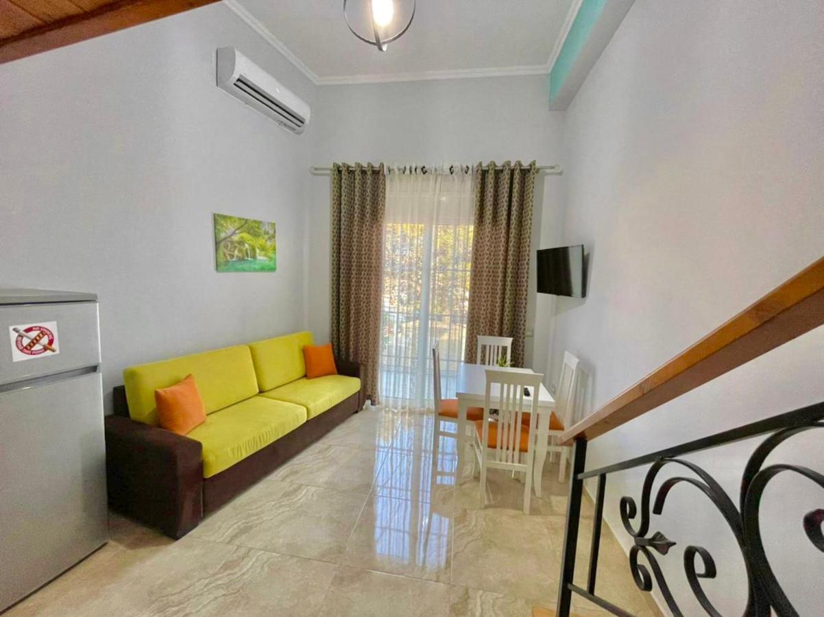 סרנדה Crown Deluxe Apartments מראה חיצוני תמונה