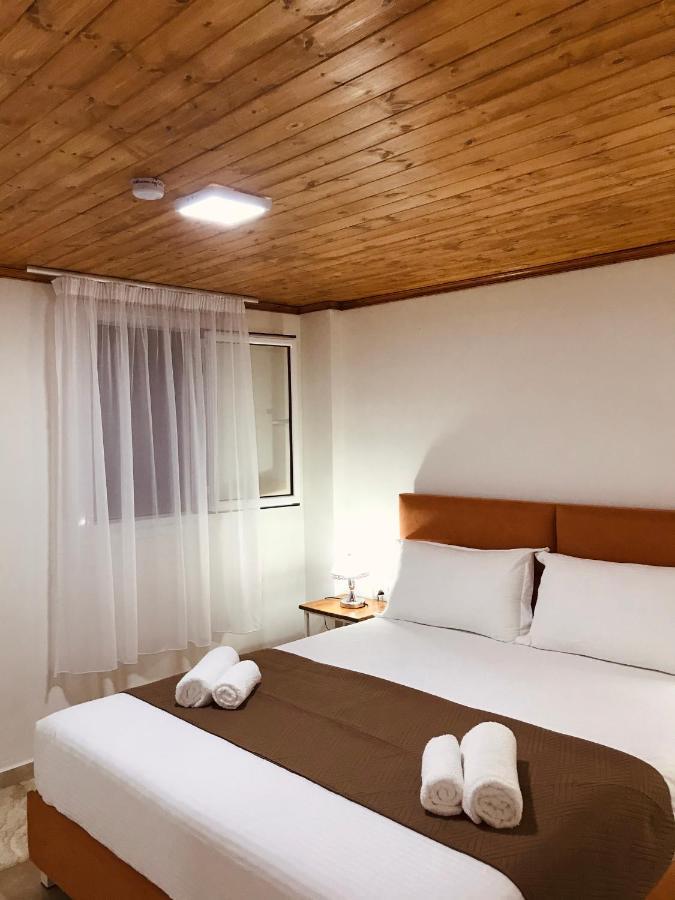 סרנדה Crown Deluxe Apartments מראה חיצוני תמונה