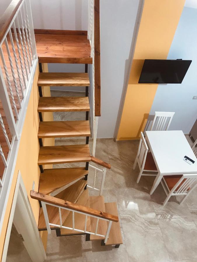 סרנדה Crown Deluxe Apartments מראה חיצוני תמונה