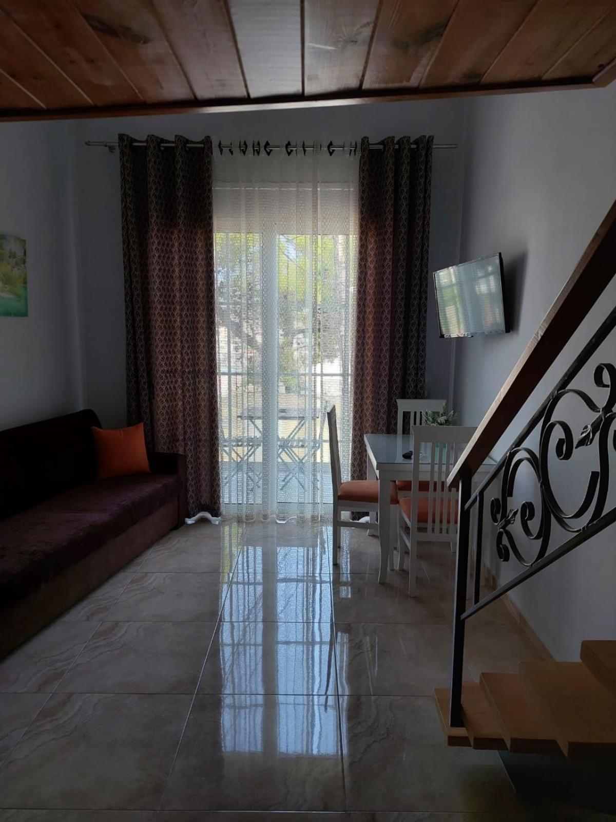 סרנדה Crown Deluxe Apartments מראה חיצוני תמונה