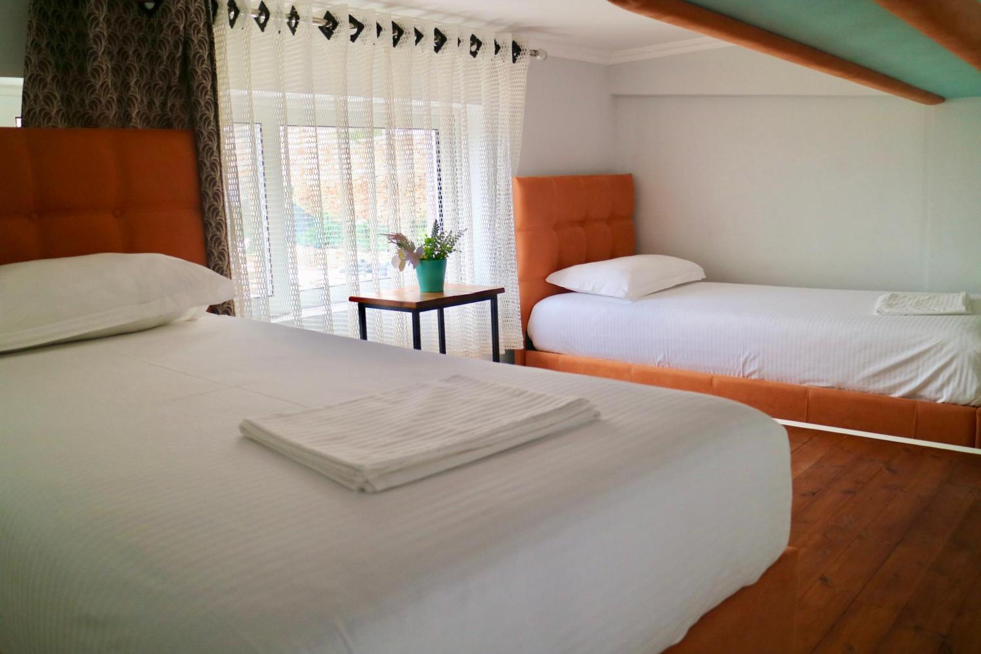סרנדה Crown Deluxe Apartments מראה חיצוני תמונה