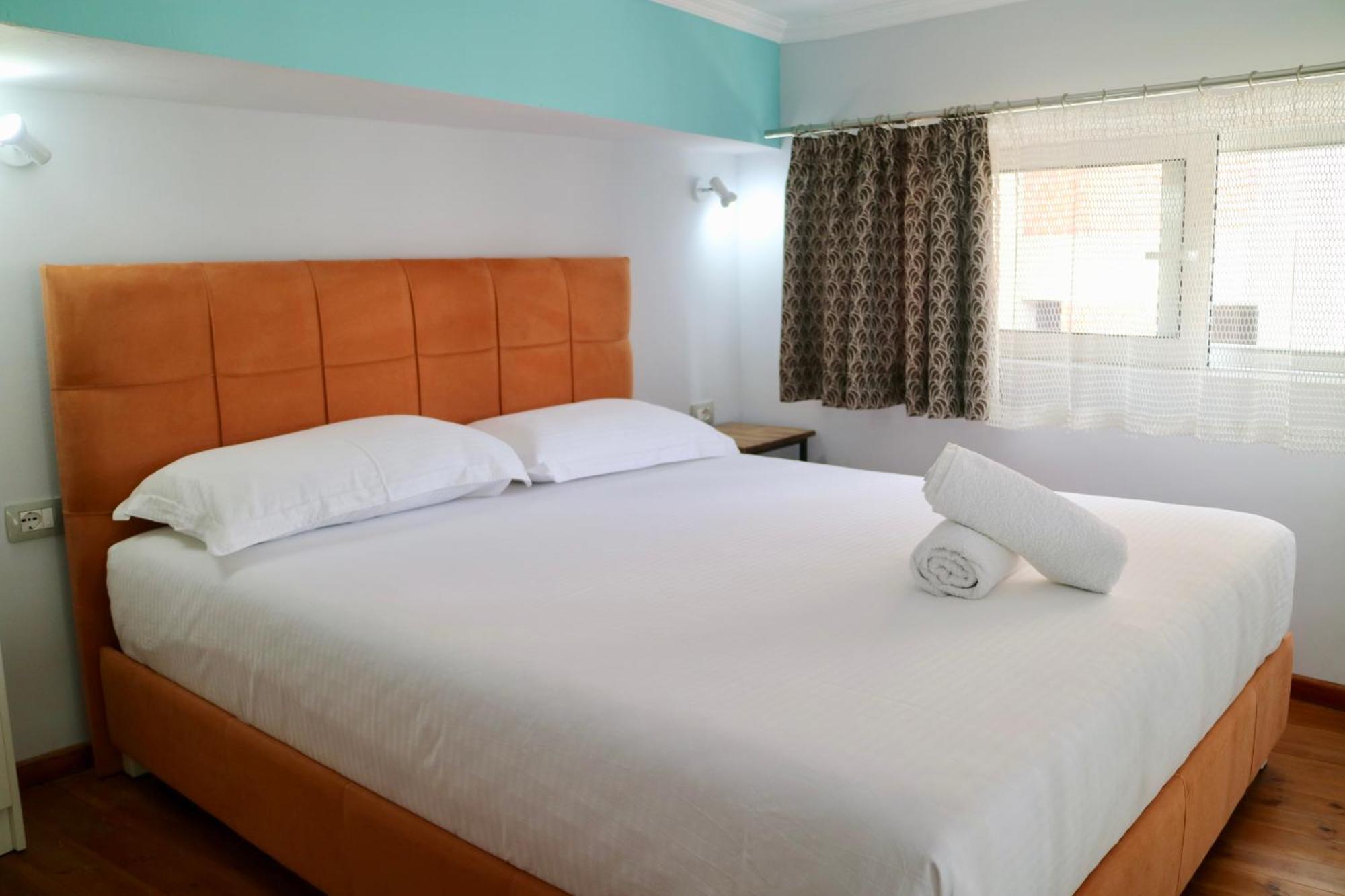 סרנדה Crown Deluxe Apartments מראה חיצוני תמונה