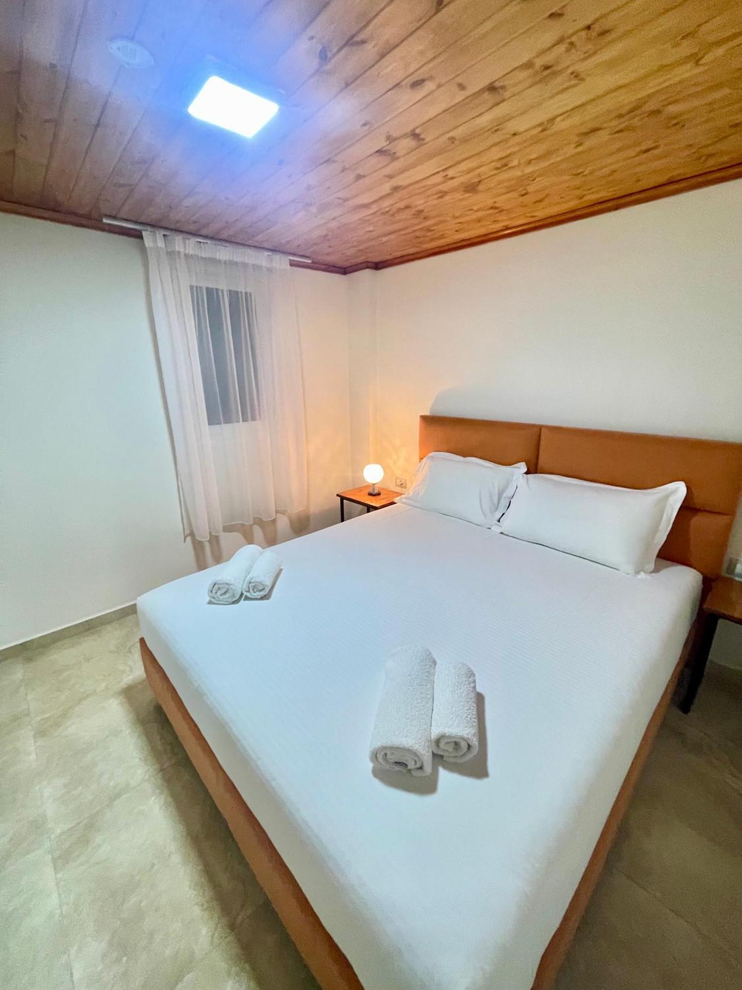 סרנדה Crown Deluxe Apartments מראה חיצוני תמונה