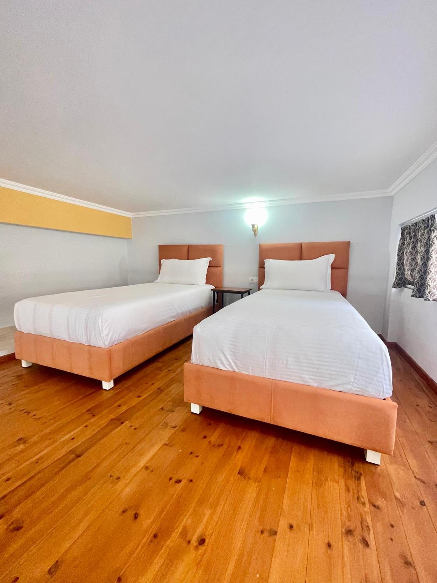 סרנדה Crown Deluxe Apartments מראה חיצוני תמונה