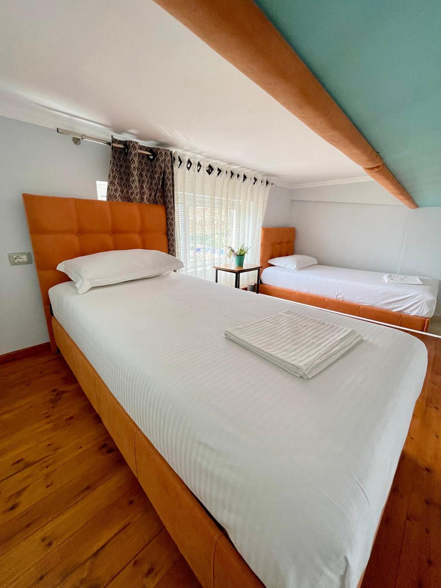 סרנדה Crown Deluxe Apartments מראה חיצוני תמונה