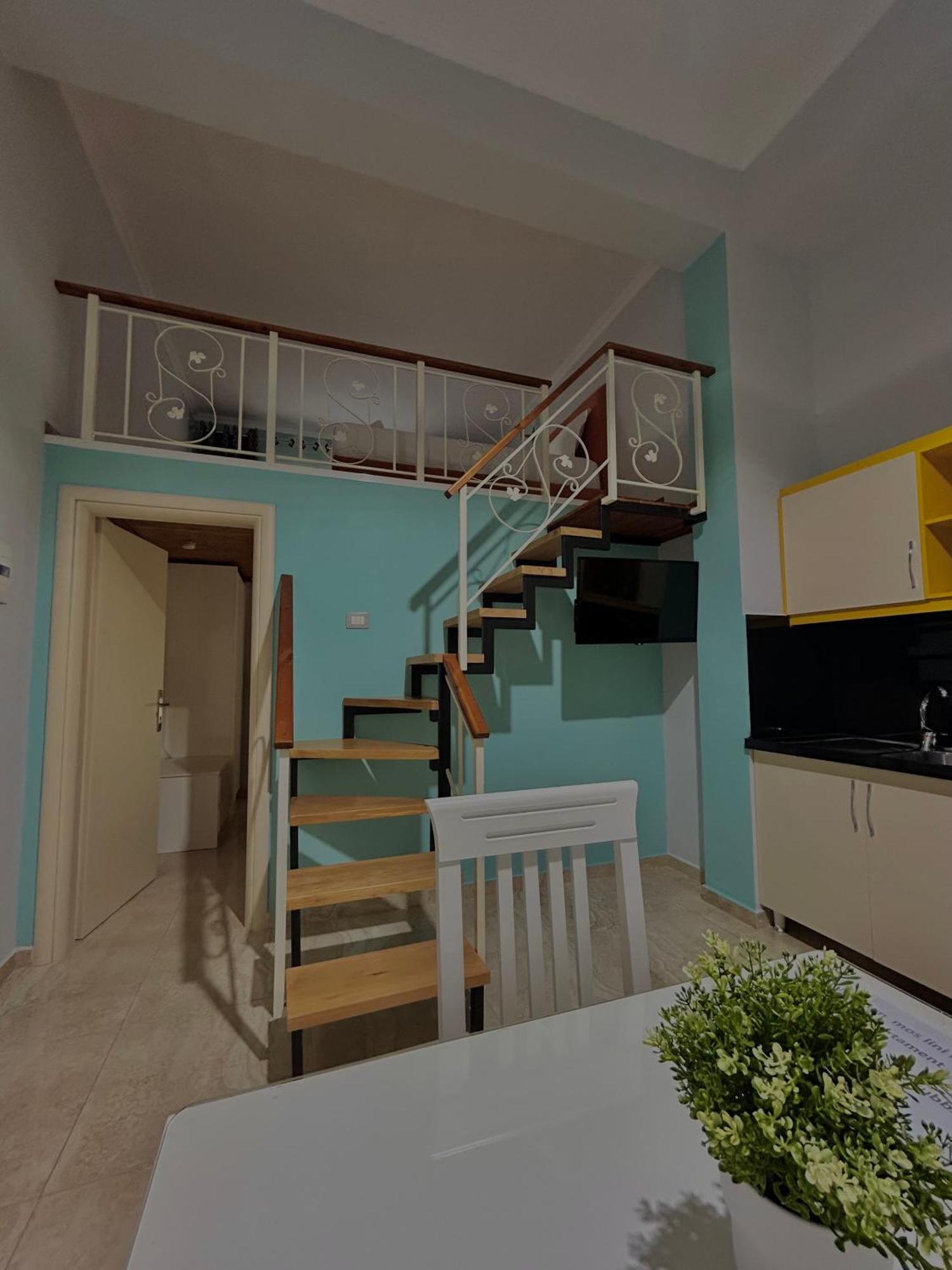 סרנדה Crown Deluxe Apartments מראה חיצוני תמונה