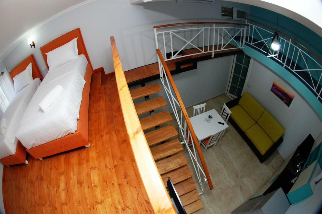 סרנדה Crown Deluxe Apartments מראה חיצוני תמונה