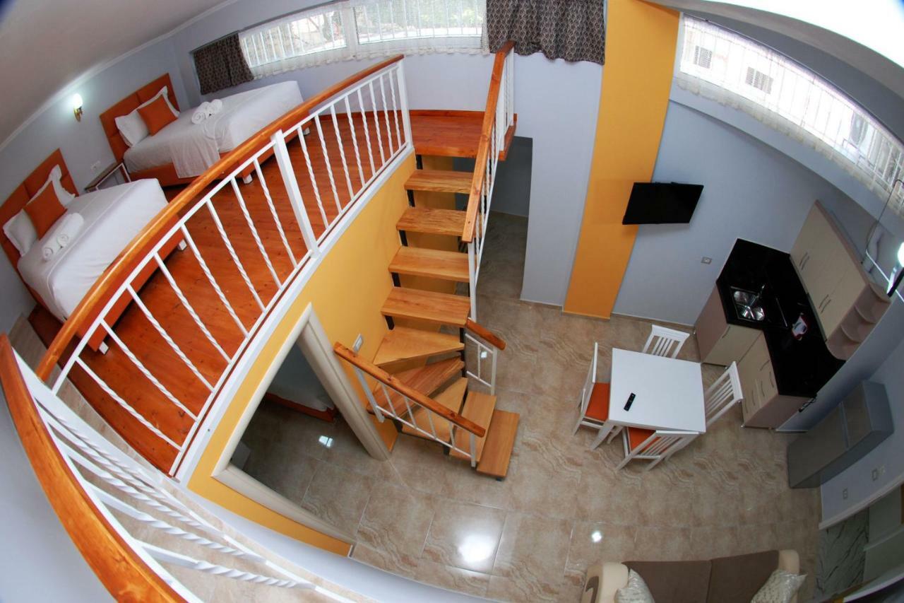 סרנדה Crown Deluxe Apartments מראה חיצוני תמונה