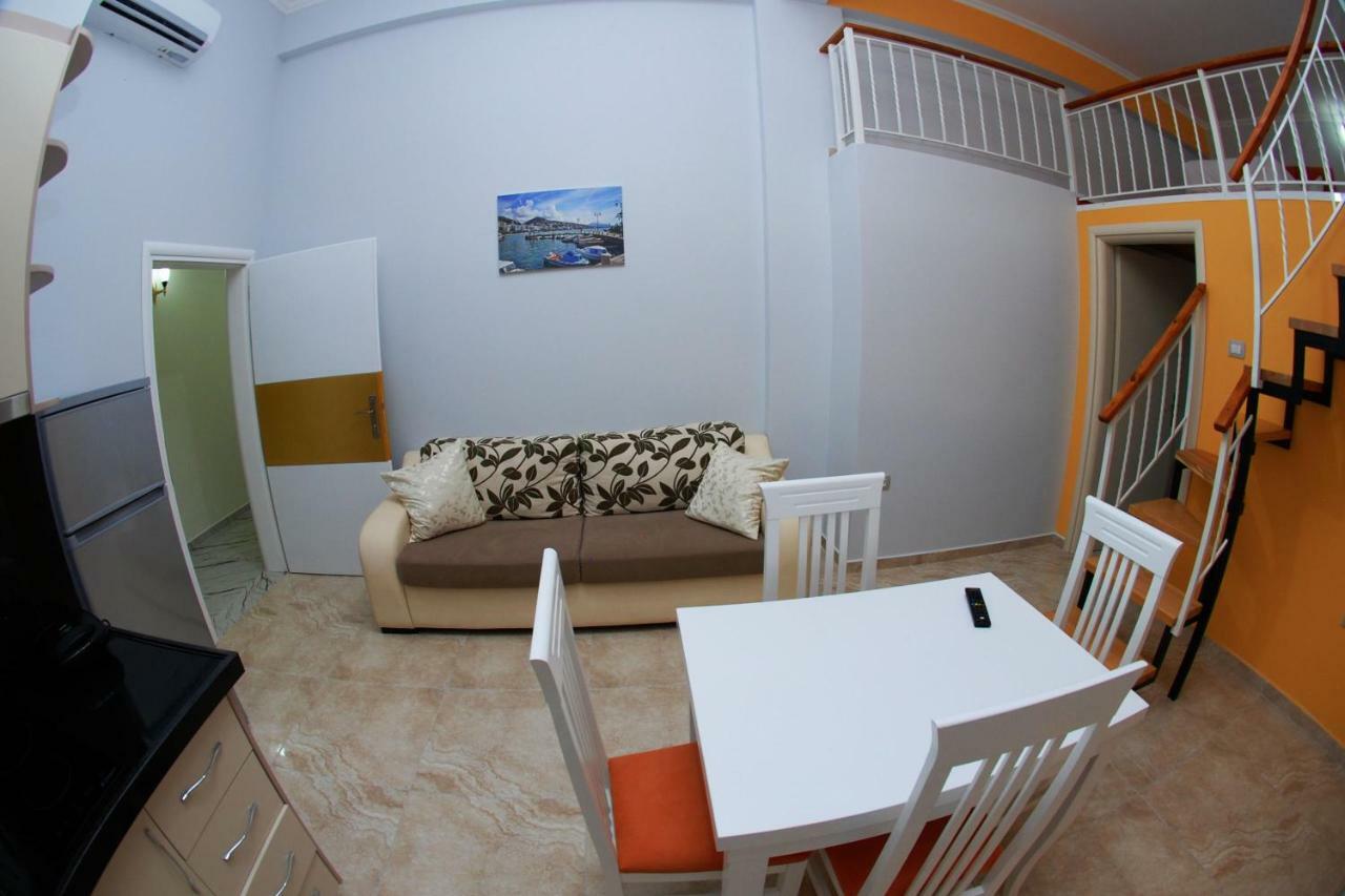 סרנדה Crown Deluxe Apartments מראה חיצוני תמונה